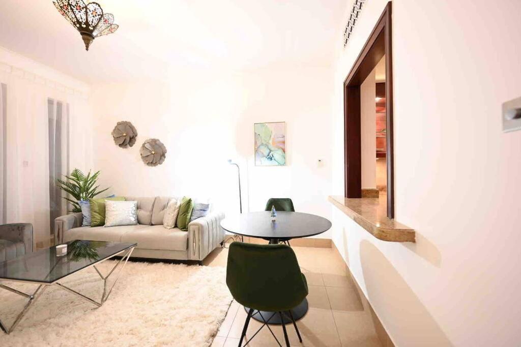 Brand New Furniture . Close To Dubai Mall. Exteriér fotografie