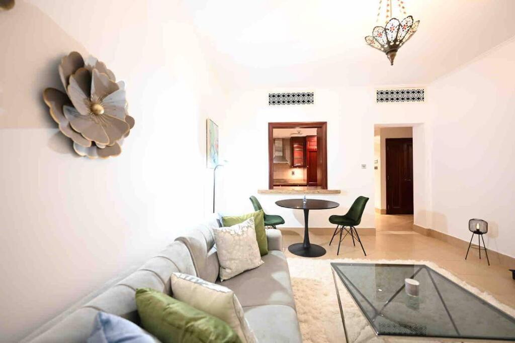Brand New Furniture . Close To Dubai Mall. Exteriér fotografie