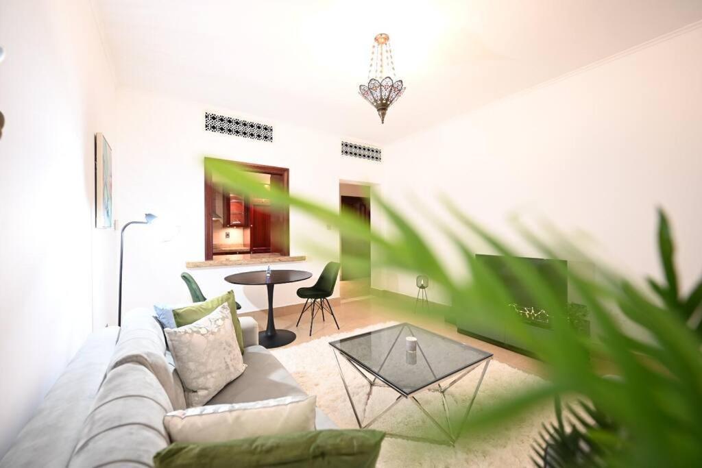 Brand New Furniture . Close To Dubai Mall. Exteriér fotografie