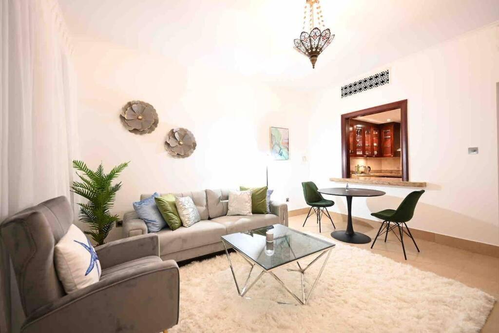 Brand New Furniture . Close To Dubai Mall. Exteriér fotografie